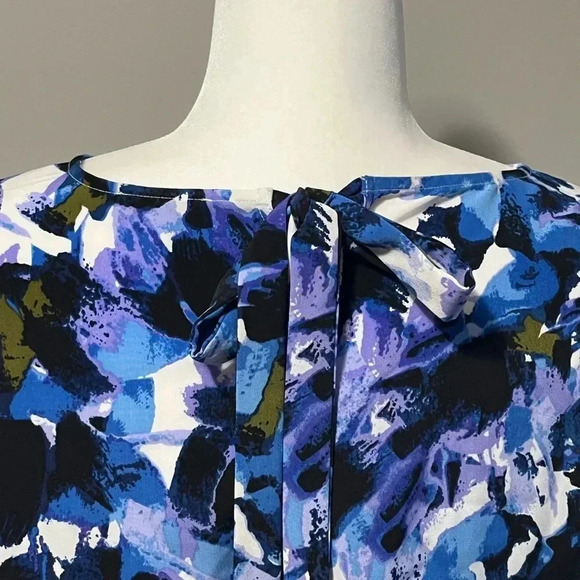 H by Halston Long Bell Sleeve Blue Floral  Print Blouse - Picture 7 of 13